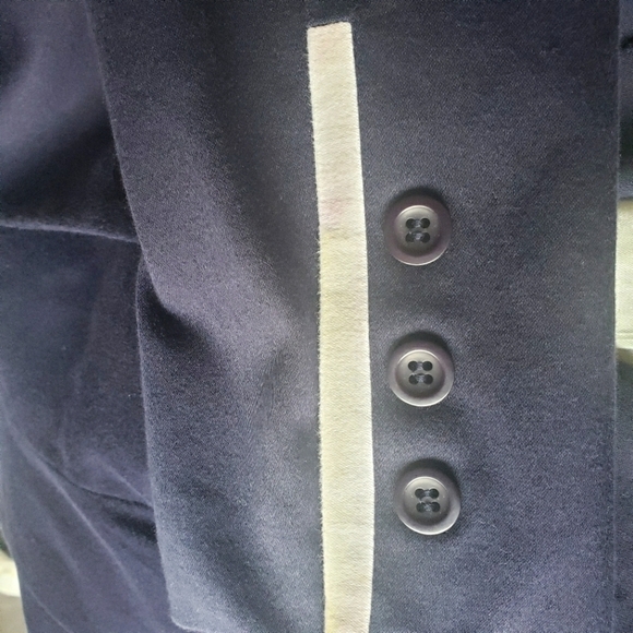 \id. Collection Navy Blue Blazer With white details. Size 10 - Picture 9 of 10